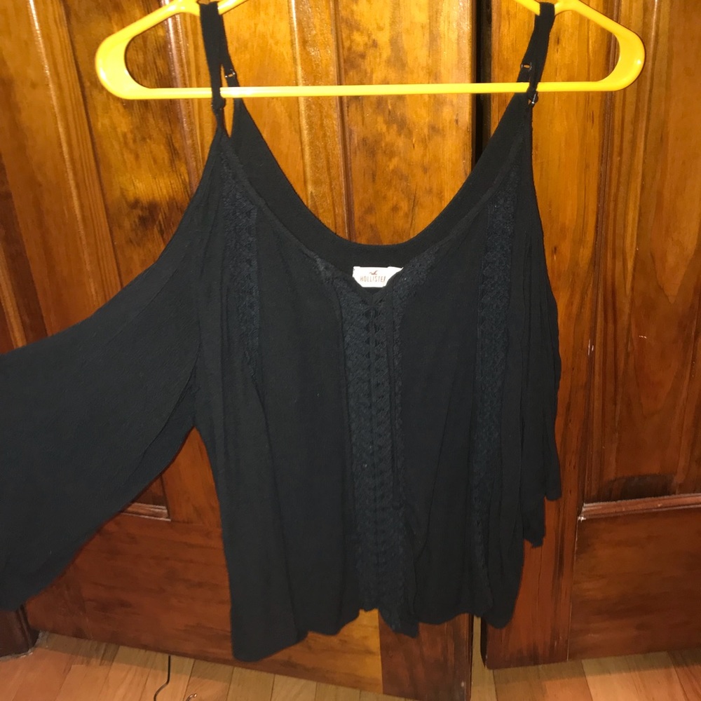 Cut out shoulder hollister navy blue top